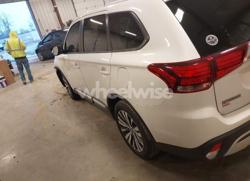 Photo 3 of 2019 Mitsubishi Outlander ES (VIN JA4AD2A34KZ031550)