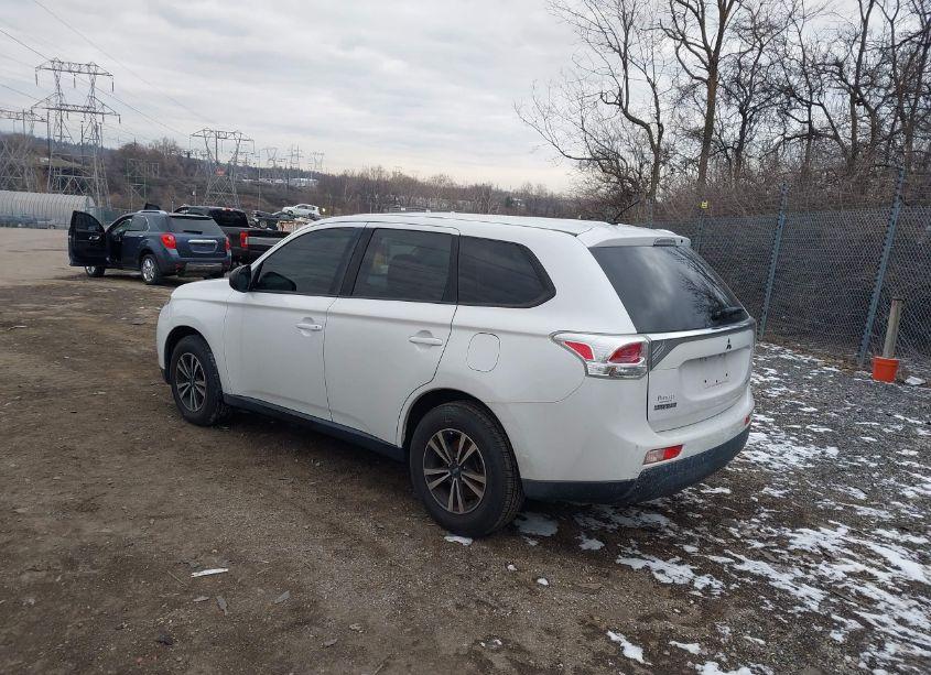 Photo 3 of 2014 Mitsubishi Outlander ES (VIN JA4AD2A35EZ000540)