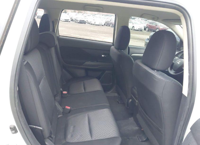 Photo 8 of 2014 Mitsubishi Outlander ES (VIN JA4AD2A35EZ000540)