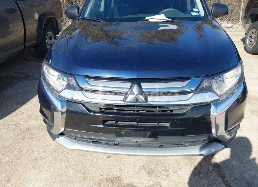 Photo 11 of 2018 Mitsubishi Outlander ES (VIN JA4AD2A35JZ001648)