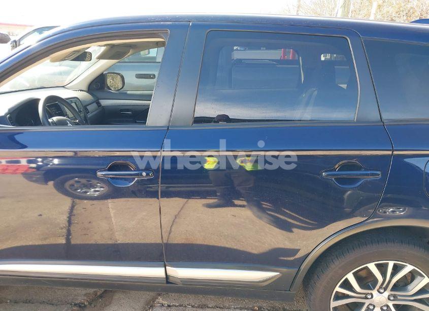 Photo 13 of 2018 Mitsubishi Outlander ES (VIN JA4AD2A35JZ001648)