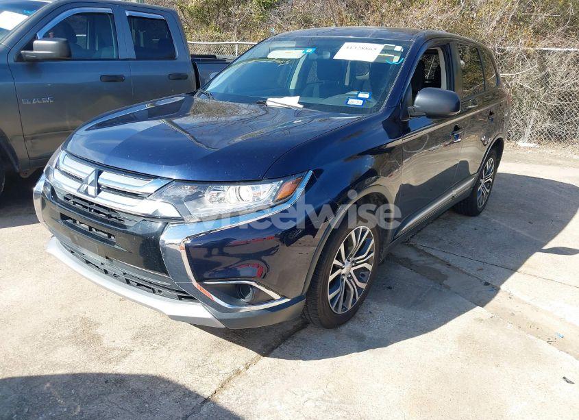 Photo 2 of 2018 Mitsubishi Outlander ES (VIN JA4AD2A35JZ001648)