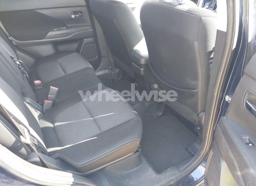 Photo 7 of 2018 Mitsubishi Outlander ES (VIN JA4AD2A35JZ001648)