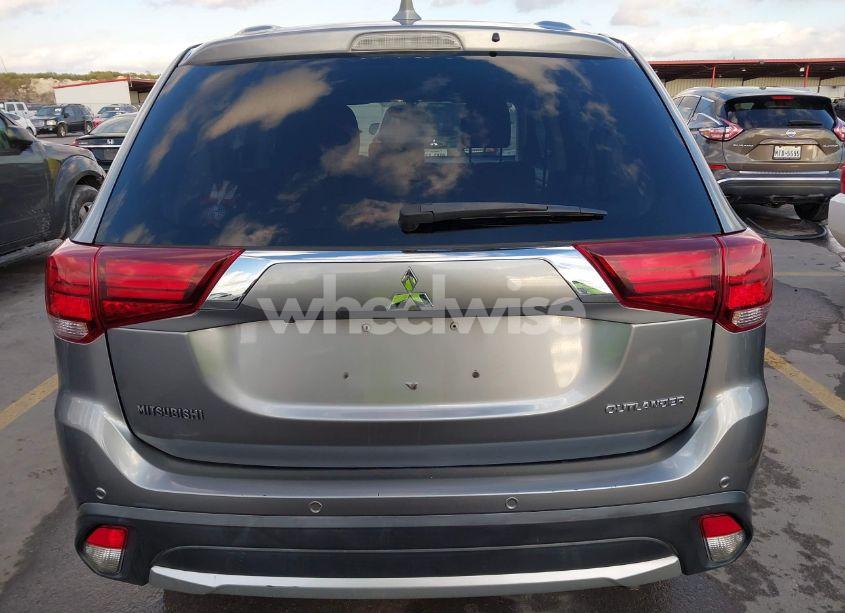 Photo 17 of 2018 Mitsubishi Outlander ES (VIN JA4AD2A35JZ010169)