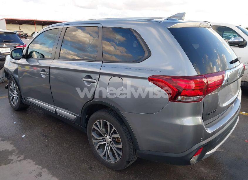 Photo 3 of 2018 Mitsubishi Outlander ES (VIN JA4AD2A35JZ010169)