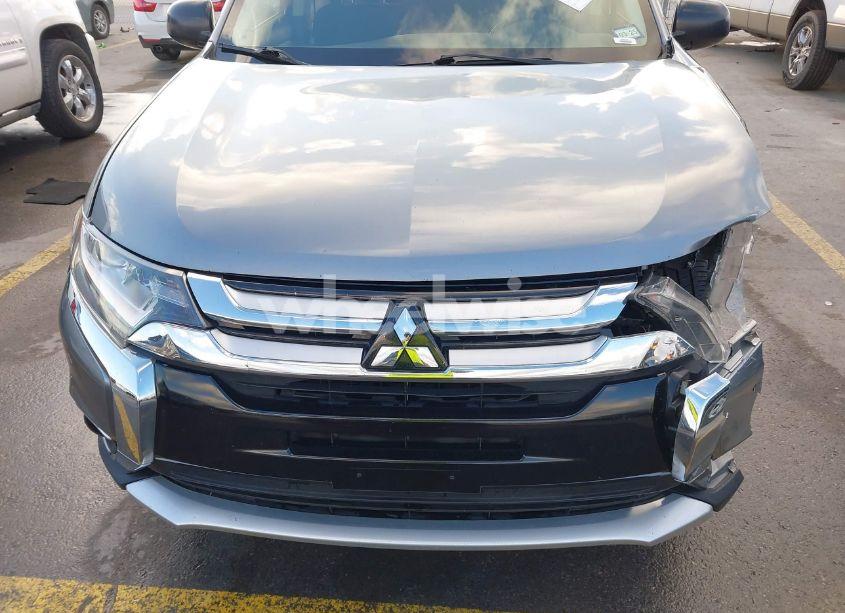 Photo 6 of 2018 Mitsubishi Outlander ES (VIN JA4AD2A35JZ010169)