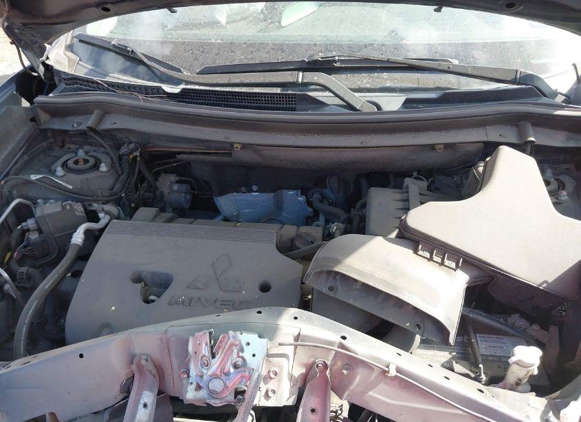 Photo 10 of 2019 Mitsubishi Outlander ES (VIN JA4AD2A35KZ007046)