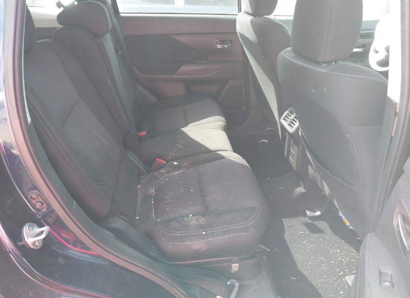 Photo 8 of 2019 Mitsubishi Outlander ES (VIN JA4AD2A35KZ007046)