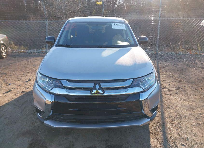 Photo 12 of 2018 Mitsubishi Outlander ES (VIN JA4AD2A36JZ015672)
