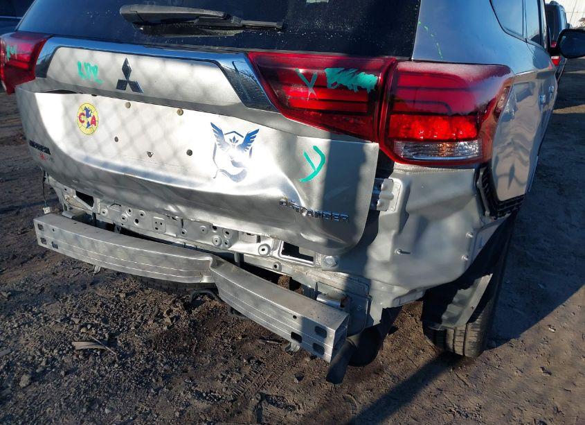 Photo 6 of 2018 Mitsubishi Outlander ES (VIN JA4AD2A36JZ015672)
