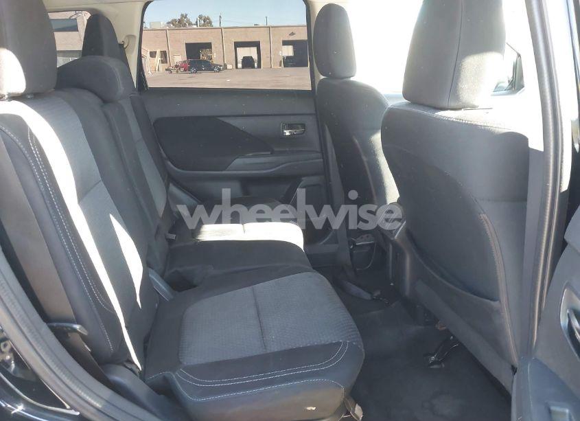 Photo 8 of 2019 Mitsubishi Outlander ES (VIN JA4AD2A36KZ017617)