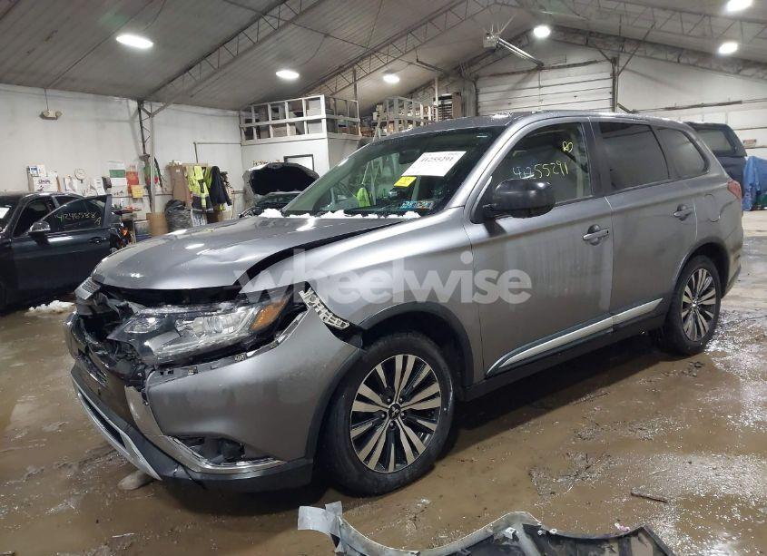 Photo 2 of 2019 Mitsubishi Outlander ES (VIN JA4AD2A36KZ018122)