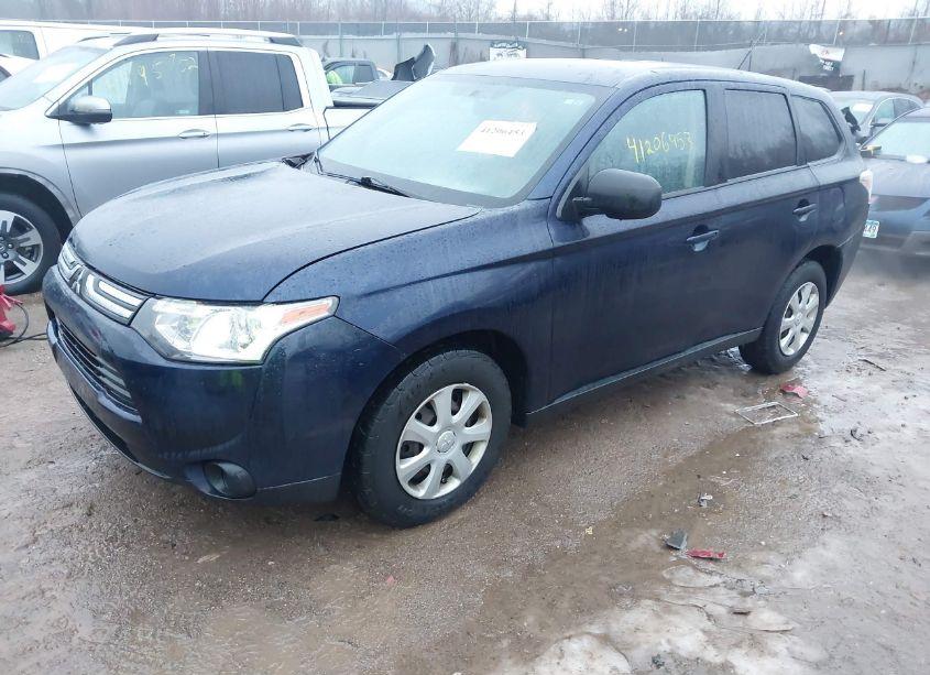 Photo 2 of 2014 Mitsubishi Outlander ES (VIN JA4AD2A37EZ003214)