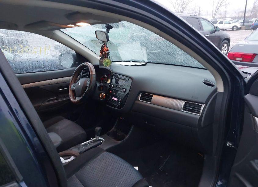 Photo 5 of 2014 Mitsubishi Outlander ES (VIN JA4AD2A37EZ003214)