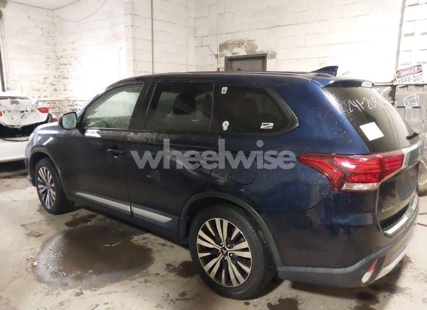 Photo 13 of 2018 Mitsubishi Outlander ES (VIN JA4AD2A37JJ005280)