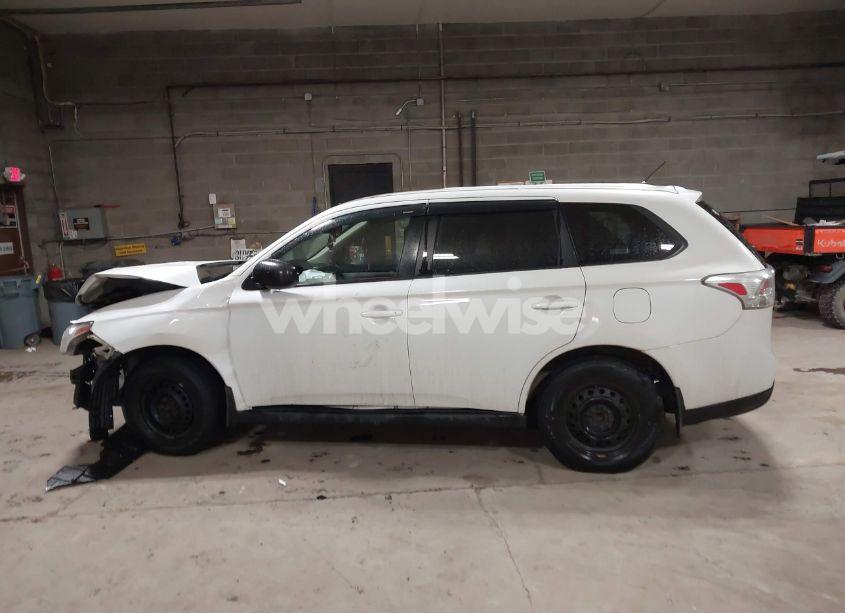 Photo 15 of 2014 Mitsubishi Outlander ES (VIN JA4AD2A38EZ016537)