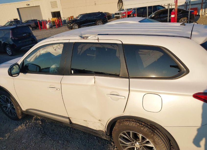 Photo 18 of 2016 Mitsubishi Outlander ES (VIN JA4AD2A38GZ016458)