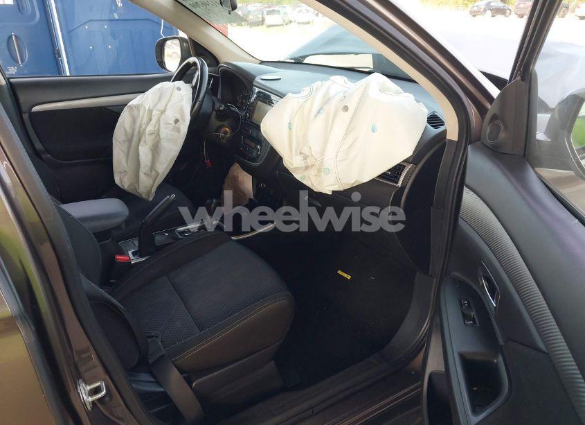 Photo 5 of 2017 Mitsubishi Outlander ES (VIN JA4AD2A38HZ010404)