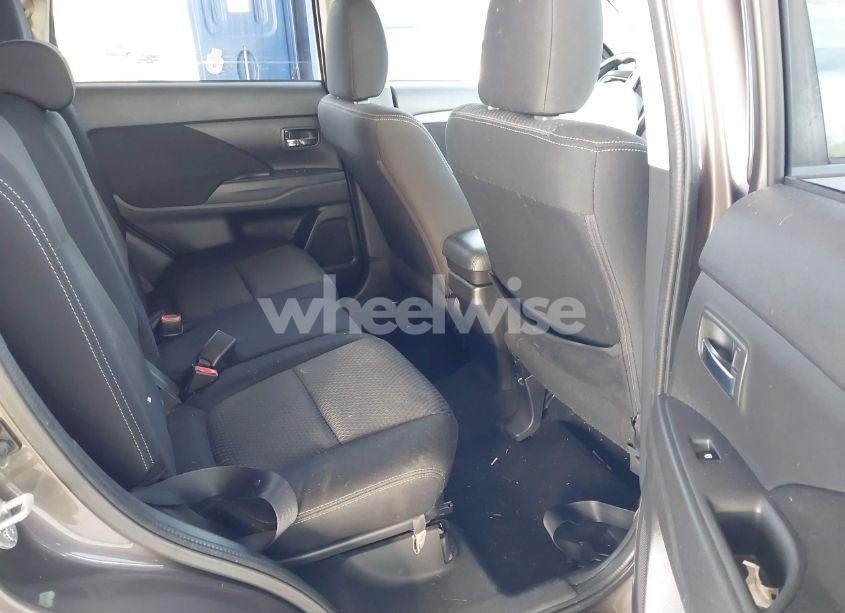 Photo 8 of 2017 Mitsubishi Outlander ES (VIN JA4AD2A38HZ010404)