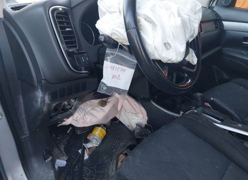 Photo 17 of 2017 Mitsubishi Outlander ES (VIN JA4AD2A38HZ028398)
