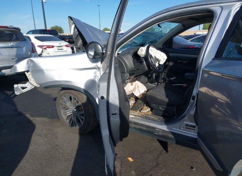 Photo 5 of 2017 Mitsubishi Outlander ES (VIN JA4AD2A38HZ028398)