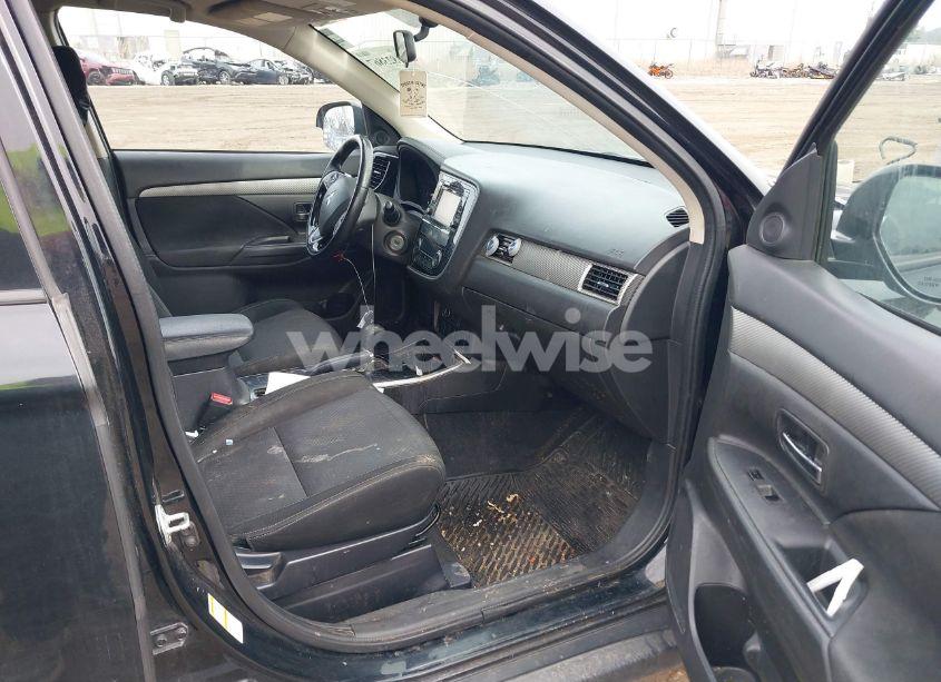 Photo 5 of 2017 Mitsubishi Outlander ES (VIN JA4AD2A38HZ064978)