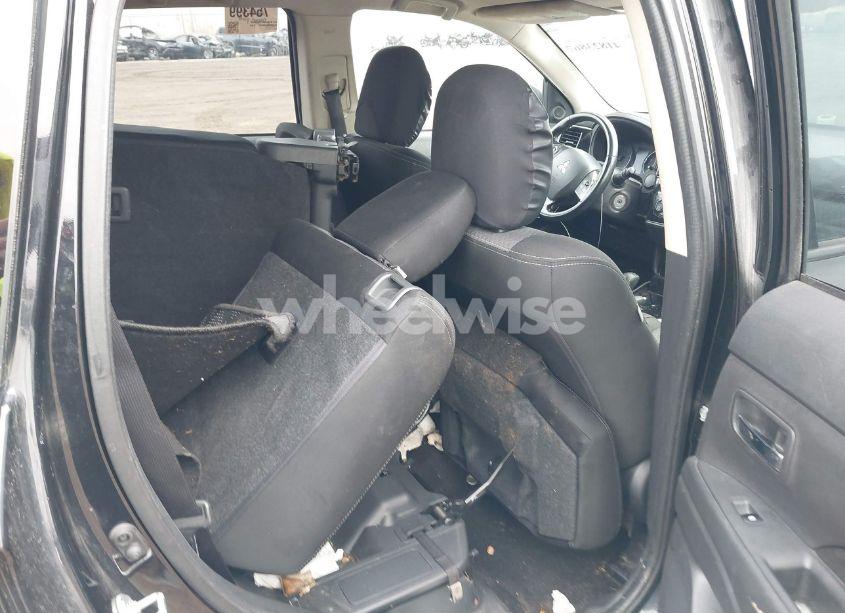 Photo 8 of 2017 Mitsubishi Outlander ES (VIN JA4AD2A38HZ064978)