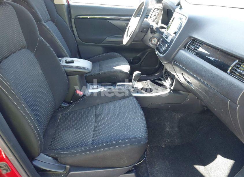 Photo 5 of 2019 Mitsubishi Outlander ES (VIN JA4AD2A38KZ003511)