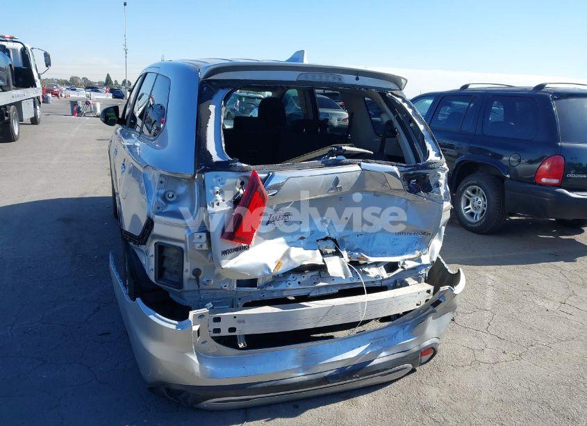 Photo 17 of 2019 Mitsubishi Outlander ES (VIN JA4AD2A38KZ009406)