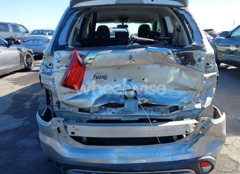 Photo 6 of 2019 Mitsubishi Outlander ES (VIN JA4AD2A38KZ009406)