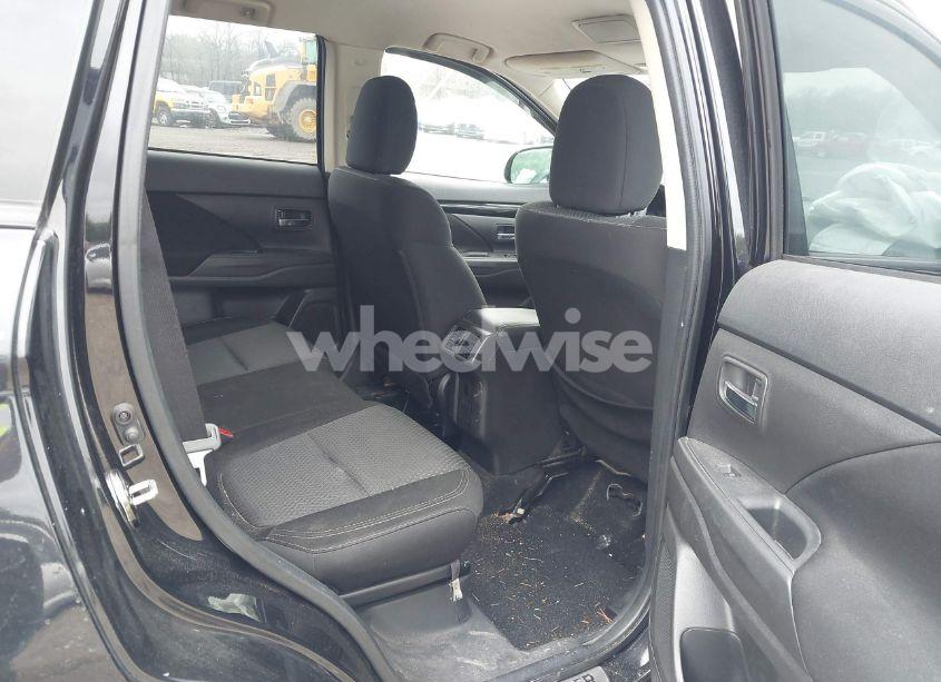 Photo 8 of 2019 Mitsubishi Outlander ES (VIN JA4AD2A38KZ047573)