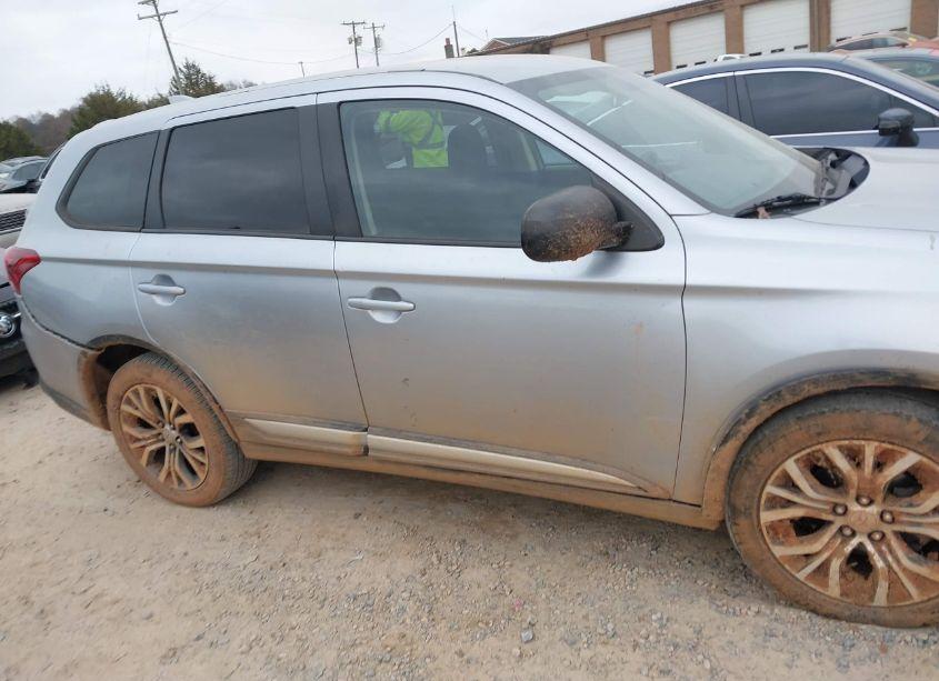 Photo 13 of 2017 Mitsubishi Outlander ES (VIN JA4AD2A39HZ005065)