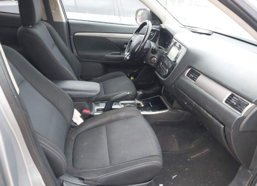 Photo 5 of 2017 Mitsubishi Outlander ES (VIN JA4AD2A39HZ005065)