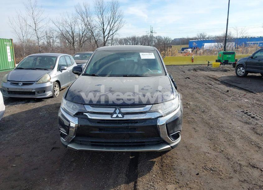 Photo 12 of 2018 Mitsubishi Outlander ES (VIN JA4AD2A39JZ052568)