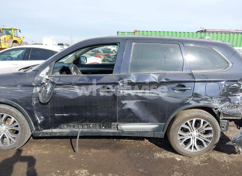 Photo 14 of 2018 Mitsubishi Outlander ES (VIN JA4AD2A39JZ052568)