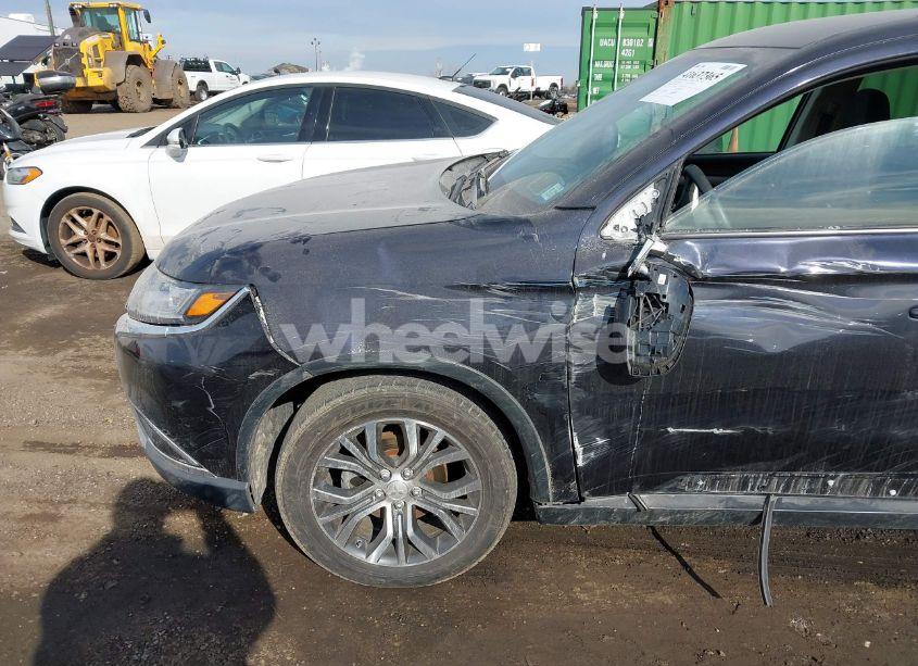 Photo 18 of 2018 Mitsubishi Outlander ES (VIN JA4AD2A39JZ052568)