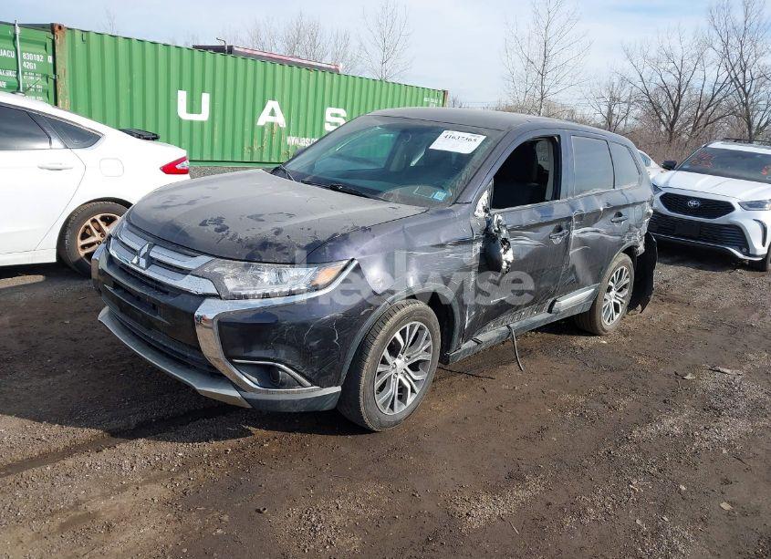 Photo 2 of 2018 Mitsubishi Outlander ES (VIN JA4AD2A39JZ052568)