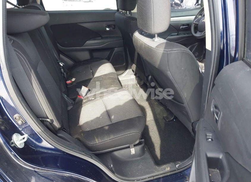 Photo 8 of 2018 Mitsubishi Outlander ES (VIN JA4AD2A39JZ055759)