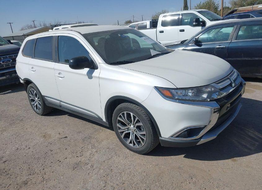 2018 Mitsubishi Outlander ES (VIN JA4AD2A39JZ063750) main photo