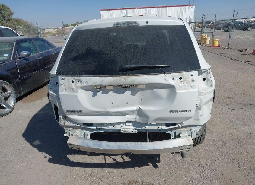 Photo 16 of 2018 Mitsubishi Outlander ES (VIN JA4AD2A39JZ063750)