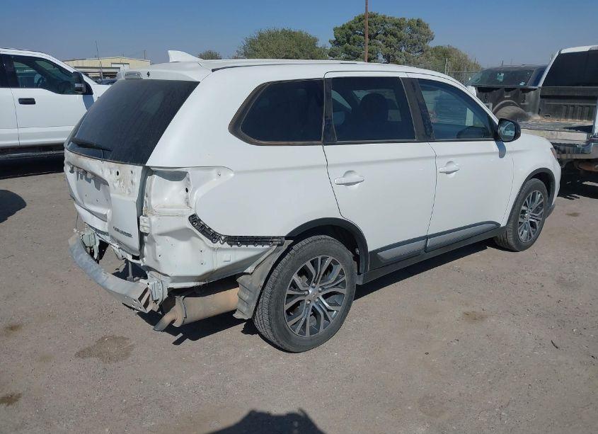 Photo 4 of 2018 Mitsubishi Outlander ES (VIN JA4AD2A39JZ063750)