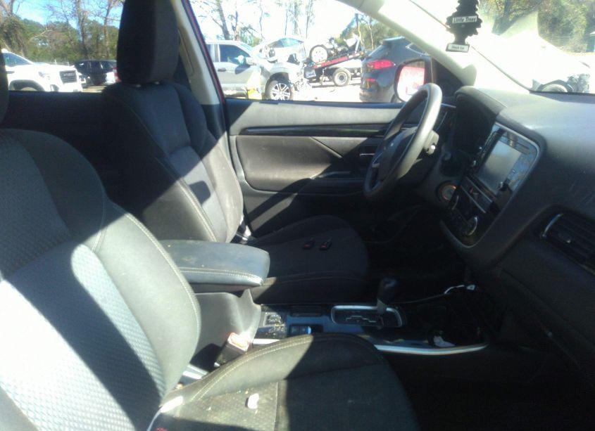 Photo 5 of 2019 Mitsubishi Outlander ES (VIN JA4AD2A39KZ004716)