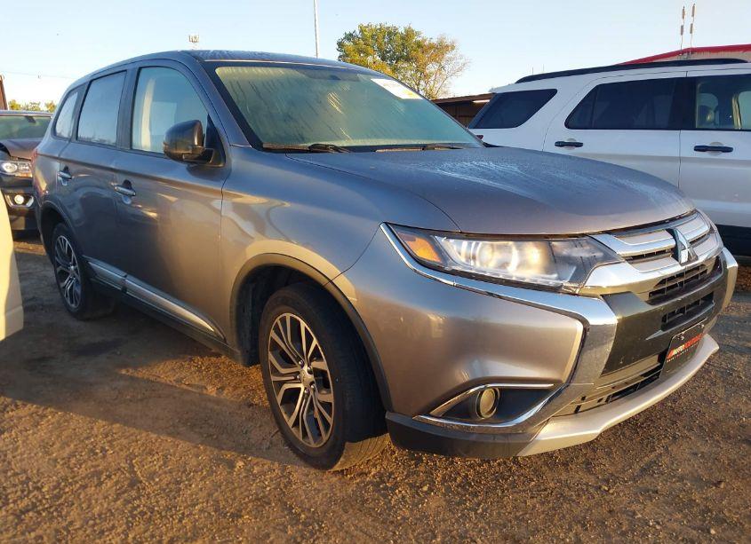 2018 Mitsubishi Outlander ES (VIN JA4AD2A3XJJ002597) main photo