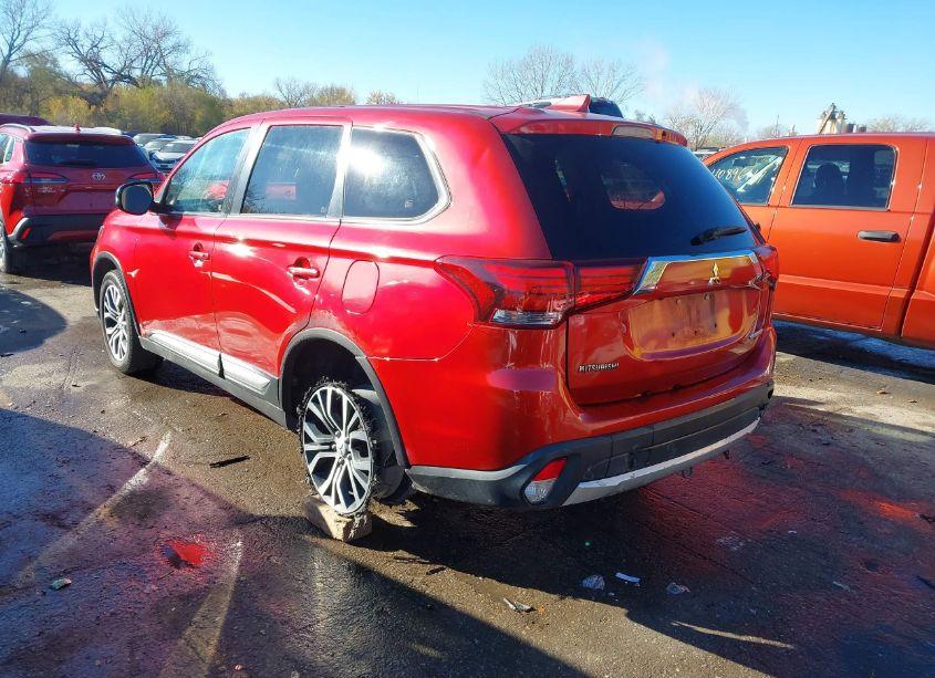 Photo 3 of 2018 Mitsubishi Outlander ES (VIN JA4AD2A3XJZ054992)