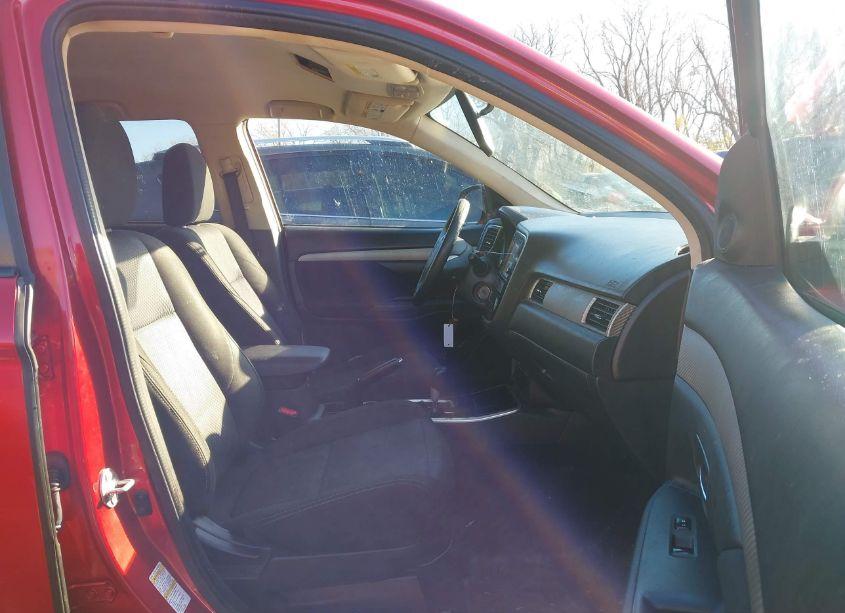 Photo 5 of 2018 Mitsubishi Outlander ES (VIN JA4AD2A3XJZ054992)