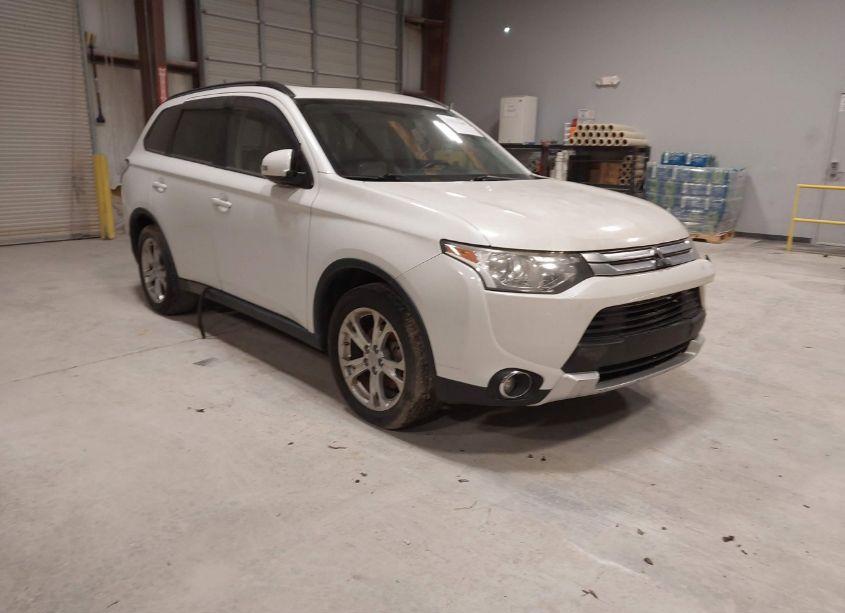 2015 Mitsubishi Outlander SE (VIN JA4AD3A30FZ013333) main photo