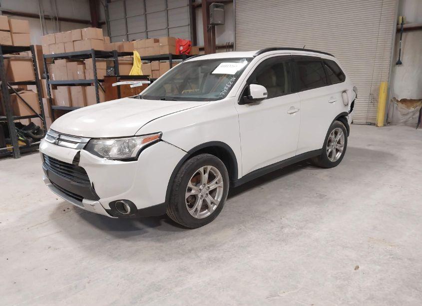 Photo 2 of 2015 Mitsubishi Outlander SE (VIN JA4AD3A30FZ013333)