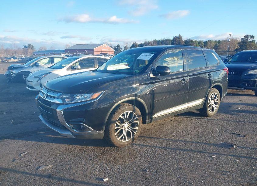 Photo 2 of 2016 Mitsubishi Outlander SE (VIN JA4AD3A30GZ006917)