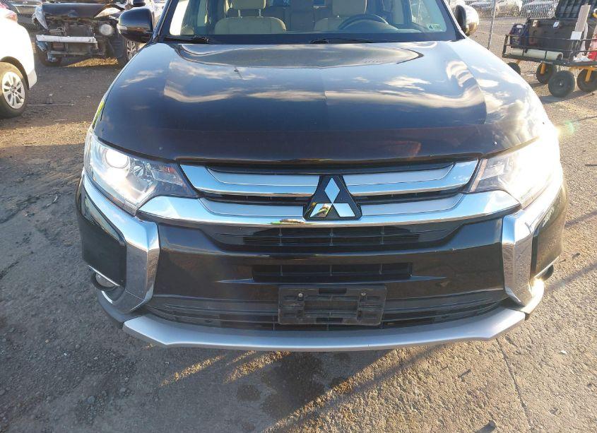 Photo 6 of 2016 Mitsubishi Outlander SE (VIN JA4AD3A30GZ006917)