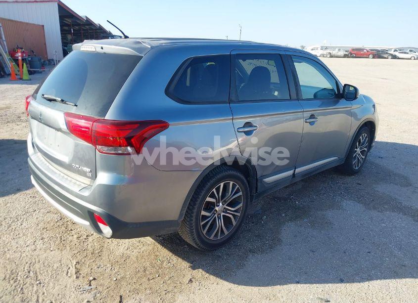Photo 4 of 2016 Mitsubishi Outlander SE (VIN JA4AD3A30GZ033406)